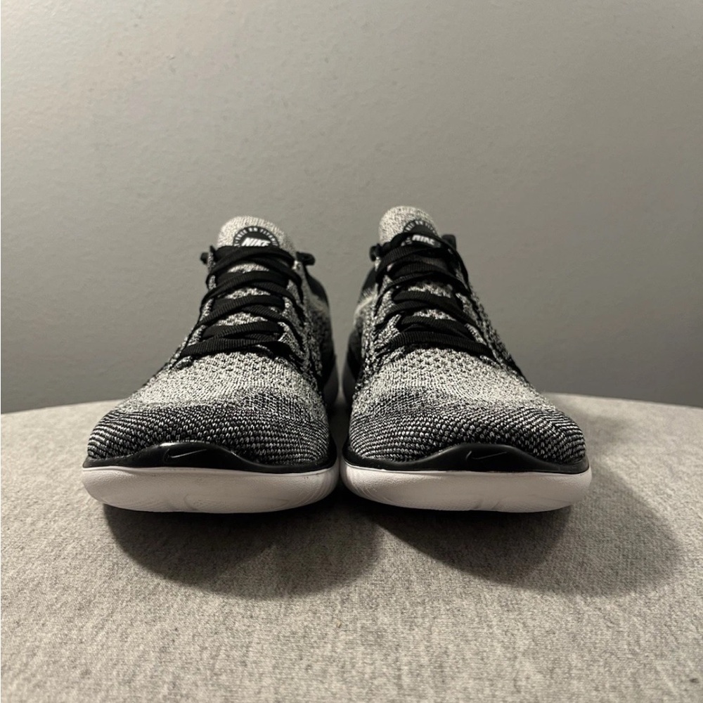 Nike Free Run Flyknit 2018 Oreo Black/White Women's Shoe Size 8 942839-101 - Picture 3 of 11